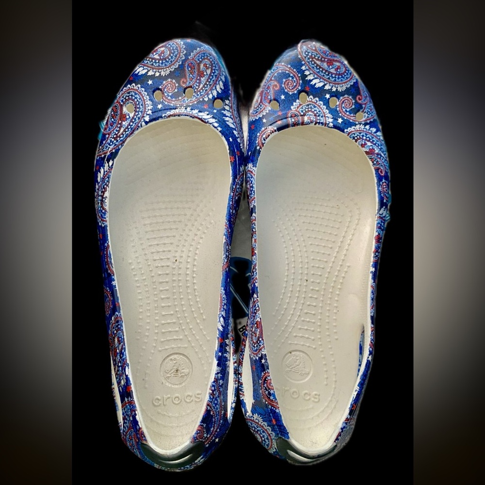 CROCS Ladies Paisley Flats Size 9